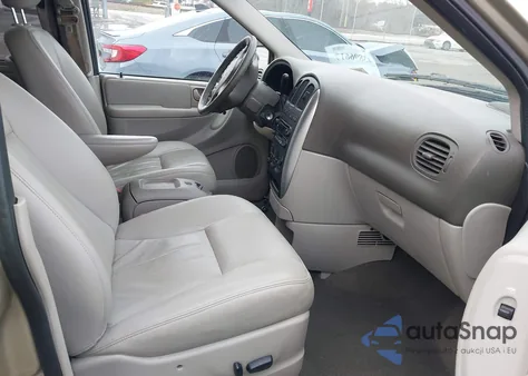 2005 Chrysler Town & Country Touring из США, поврежденный, VIN 2C8GP54L85R197068